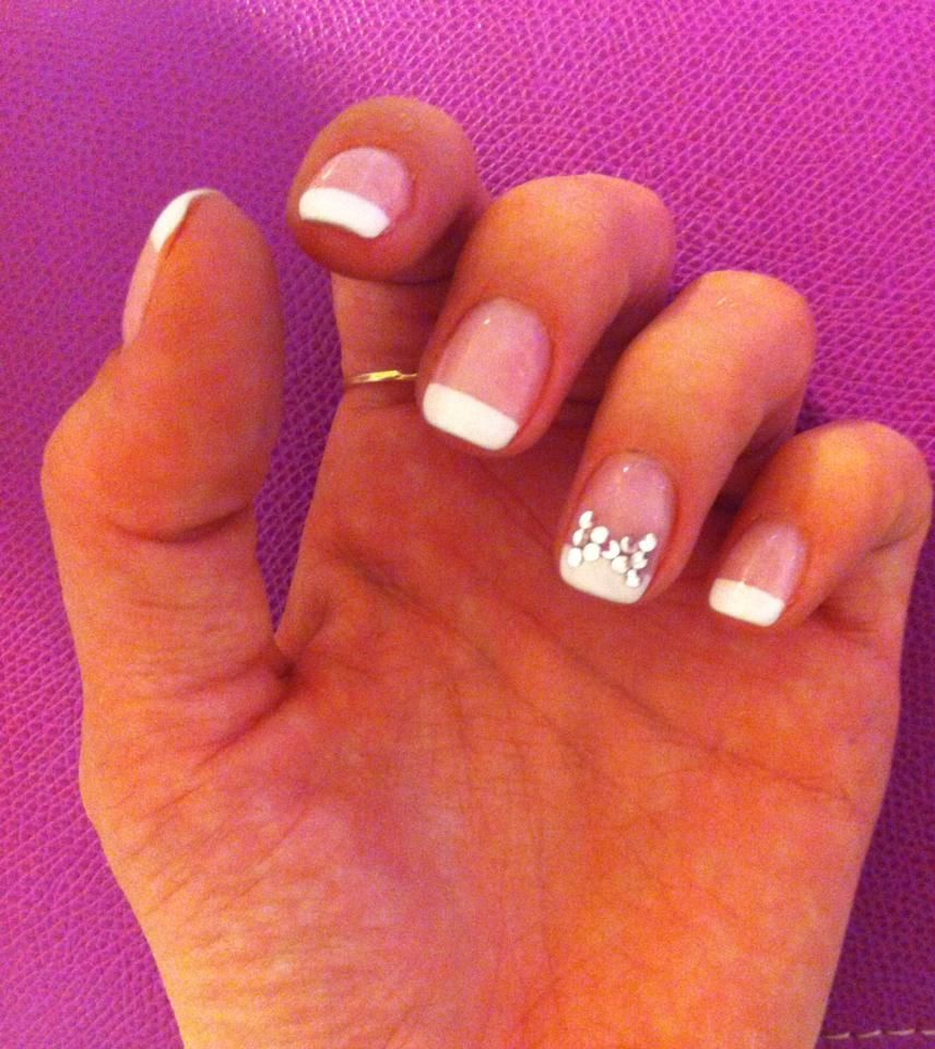 Rhinestone Accent On The Ring Finger Visual Idea Rhinestone Accent On The Ring Finger Visual Idea β Winter Rhinestone Nails