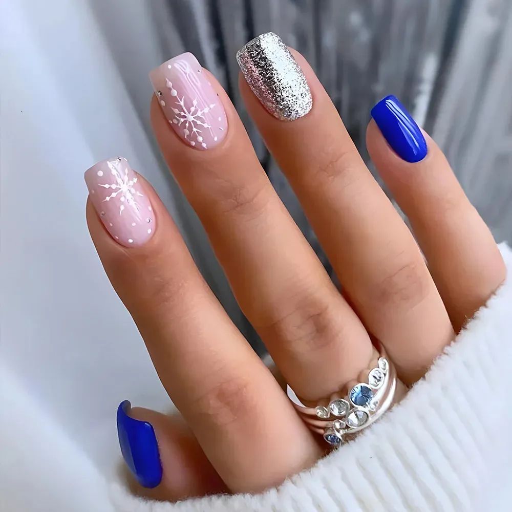 Snowflake Glitter Square Nails Snowflake Glitter Square Nails β Winter Nails for Teens