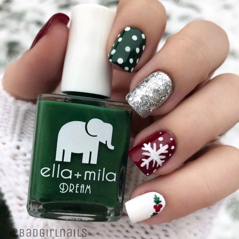 Short Square Mixed Christmas Motifs — Easy Christmas Nails 2026