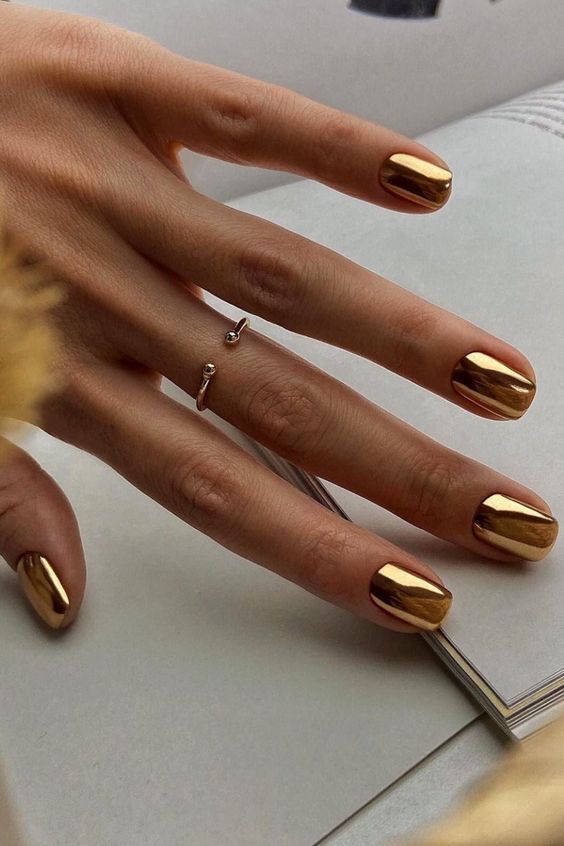 High-Shine Metallic Gold Chrome Square Nails — Winter Gold Nails