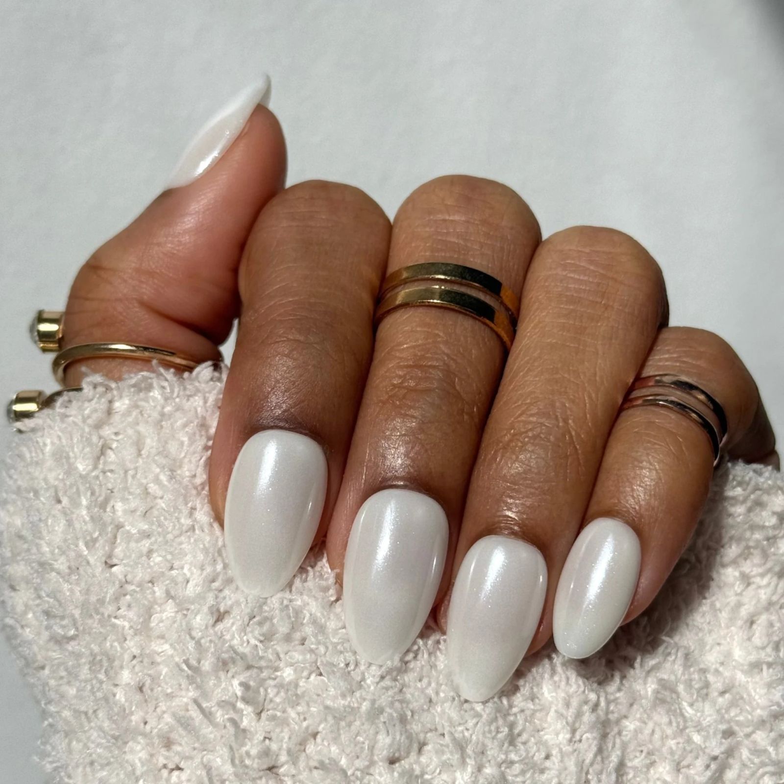 Milky Pearlescent Short Almond Nails — Winter Pearl Nails