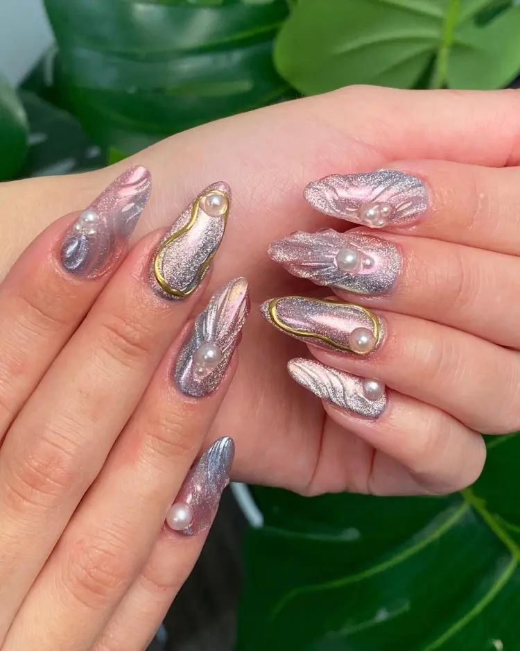 Long Stiletto Glitter Pearl Gradient Nails — Winter Pearl Nails