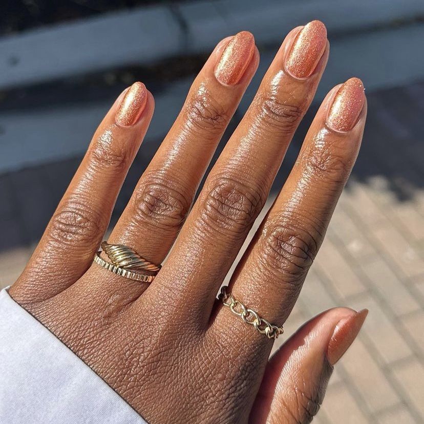 Medium Oval Peachy-Orange Shimmer Nails Medium Oval Peachy-Orange Shimmer Nails β Winter Nails for Black Women