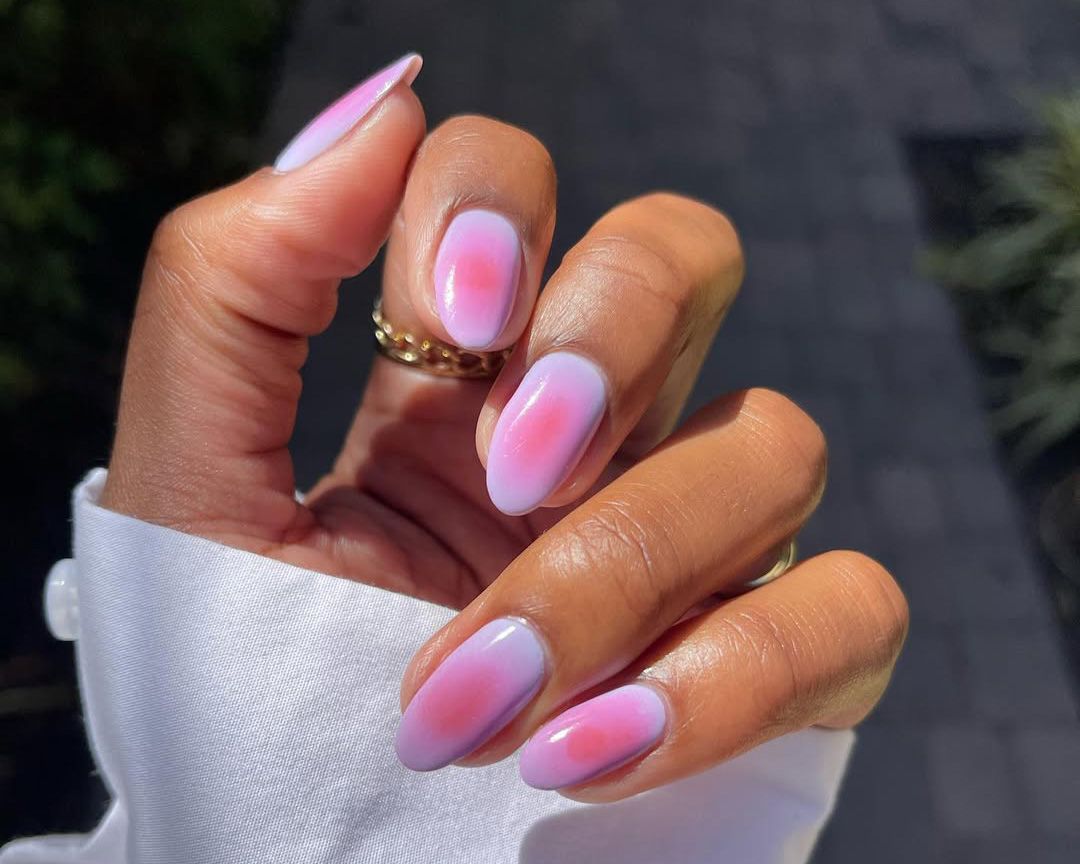 Medium Oval Lilac to Pink Gradient Nails Medium Oval Lilac to Pink Gradient Nails β Winter Nails for Black Women