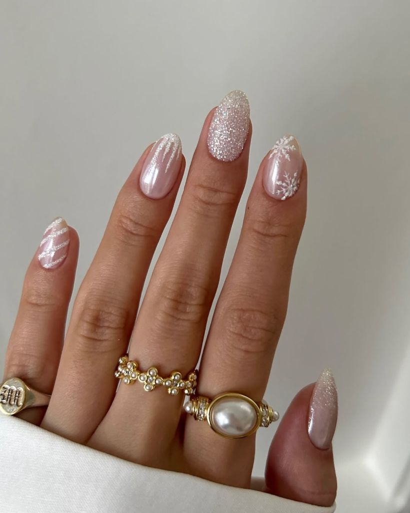 Pink Glitter OmbrΓ© Snowflake Almond Nails Pink Glitter OmbrΓ© Snowflake Almond Nails β Winter Nail Art Simple